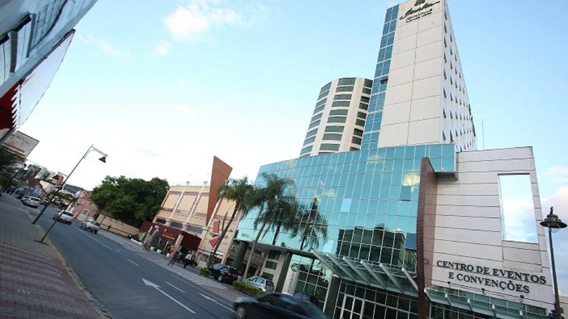 Bourbon Joinville Convention Hotel 4*,