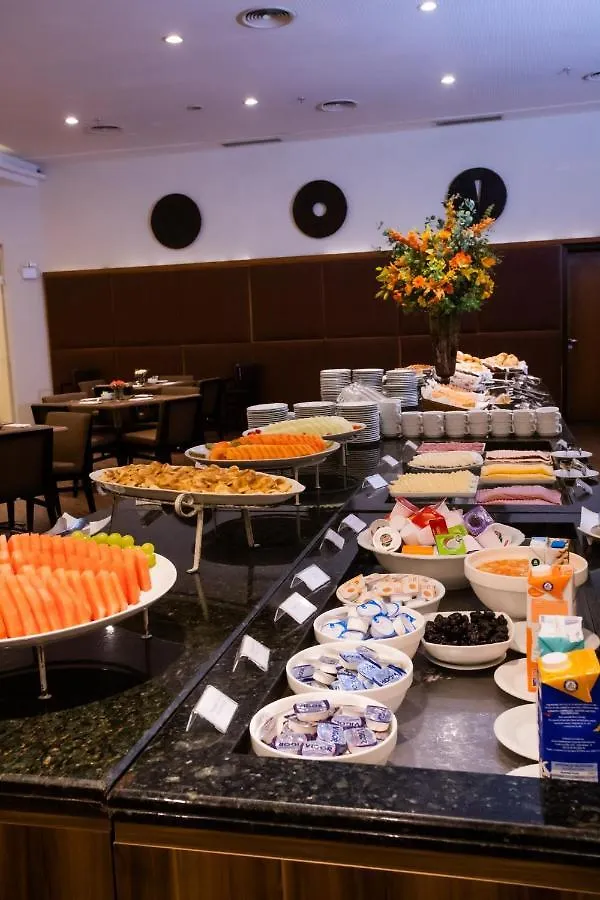 Bourbon Convention Hotel جوينفيل